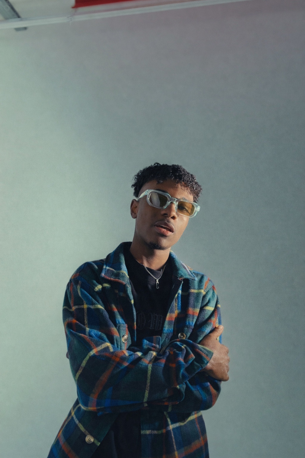 Eliezer Daniels — Artista de Christian Pop y música cristiana urbana, firmado con The Blue House